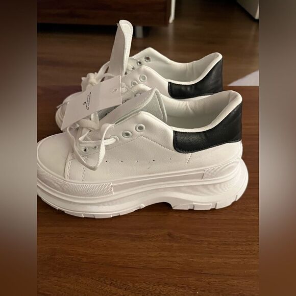 Princess Polly white chunky sole sneakers in white - Picture 3 of 7